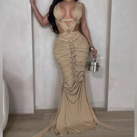 Elegant Beige Cut-Out Maxi Dress - Picture 4 of 4